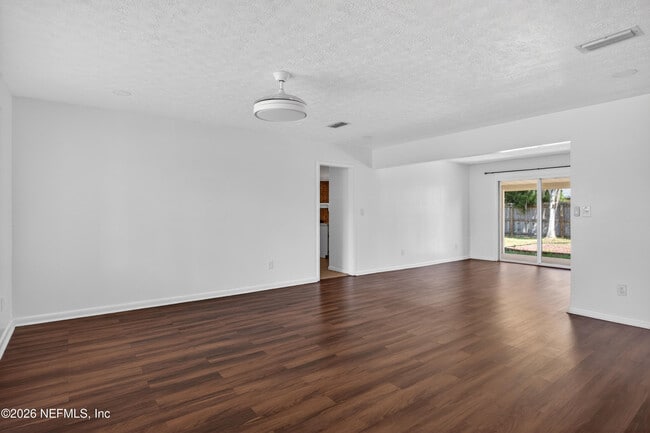 Photo - 1680 Aspen Ct