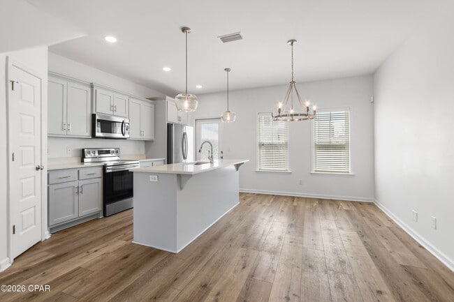 Photo - 413 Raven Ln