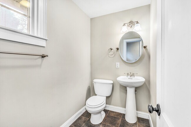 Photo - 428 Main St Unit 1