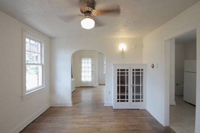 Photo - 8009 St Lawrence Ave Unit 8009