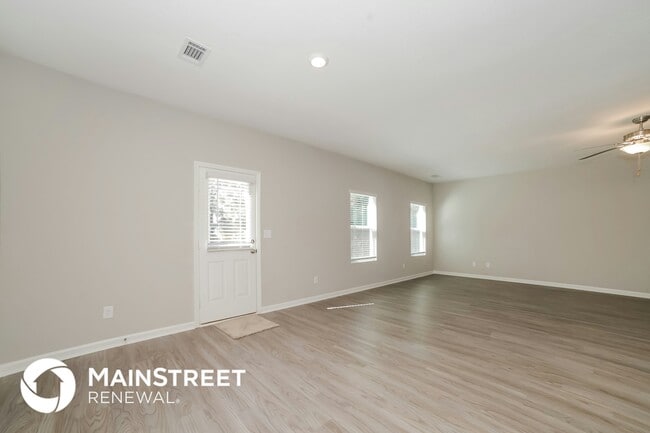 Photo - 523 Firethorn Ct