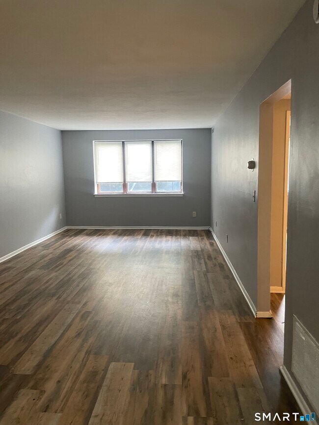 Photo - 393 Laurel Ave Unit 102