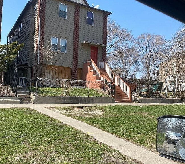 Building Photo - 5918 S Calumet Ave Unit G