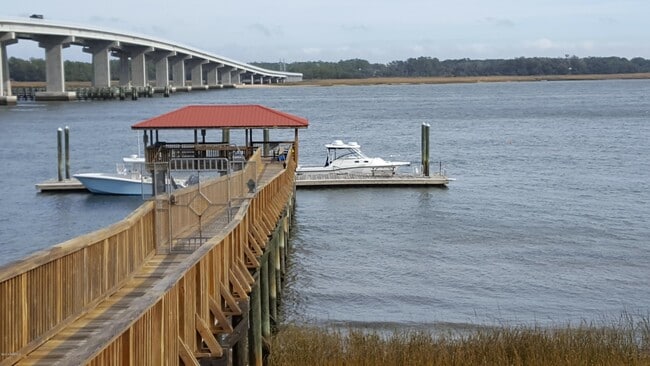 Building Photo - 1231 Ladys Island Dr Unit 221 Rental