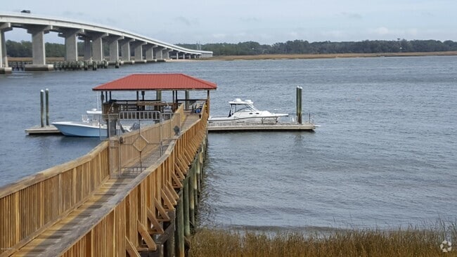 Building Photo - 1231 Ladys Island Dr Unit 221 Rental