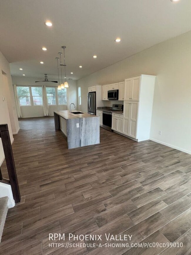 Photo - 383 N 157th Ln