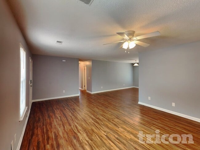 Photo - 21 Winslow Ct