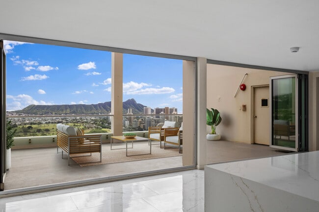 Photo - 555 University Ave