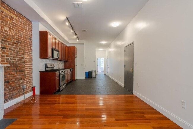 Photo - 604 1/2 GROVE St Unit 2B