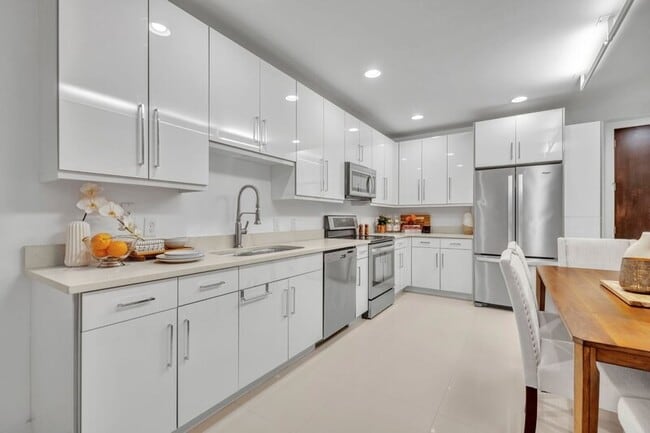 Photo - 438 W Swoope Ave