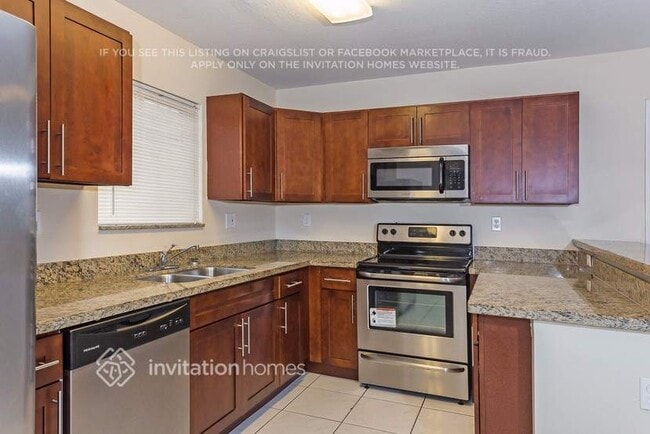 Photo - 18001 SW 139th Path