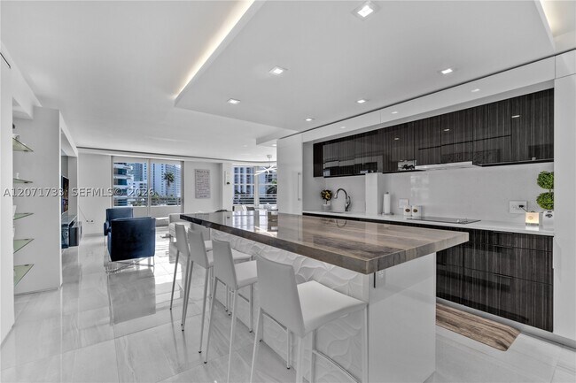 Building Photo - 5555 Collins Ave Unit 5A