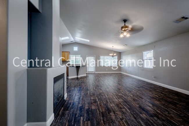 Photo - 4 Bedroom/2 Bath Home in the Southwest - $2495 per month!