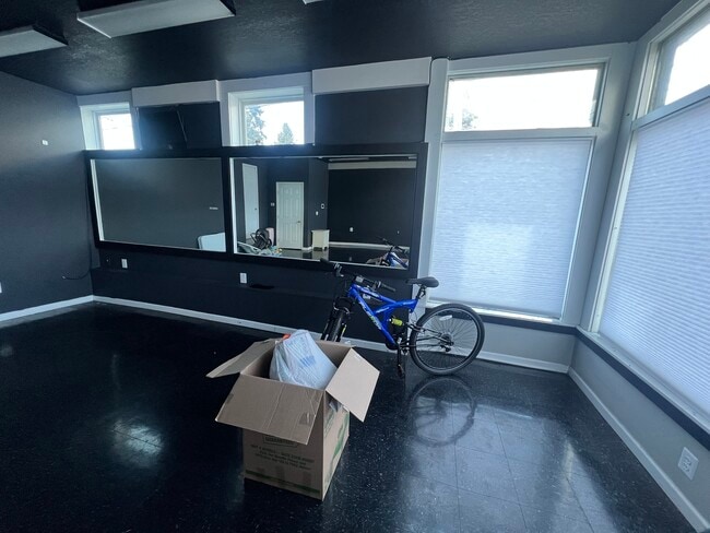 Photo - 402 Cascade St Unit B