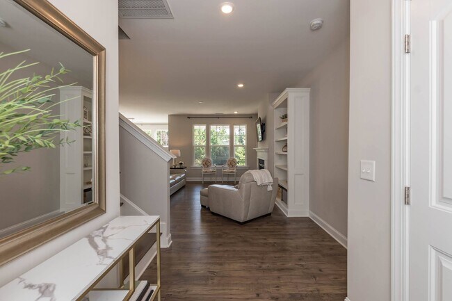 Foyer - 340 Acorn Hollow Plz