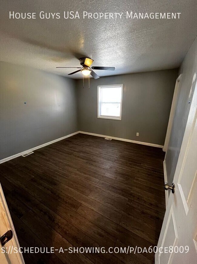 Photo - 3205 E 20th St