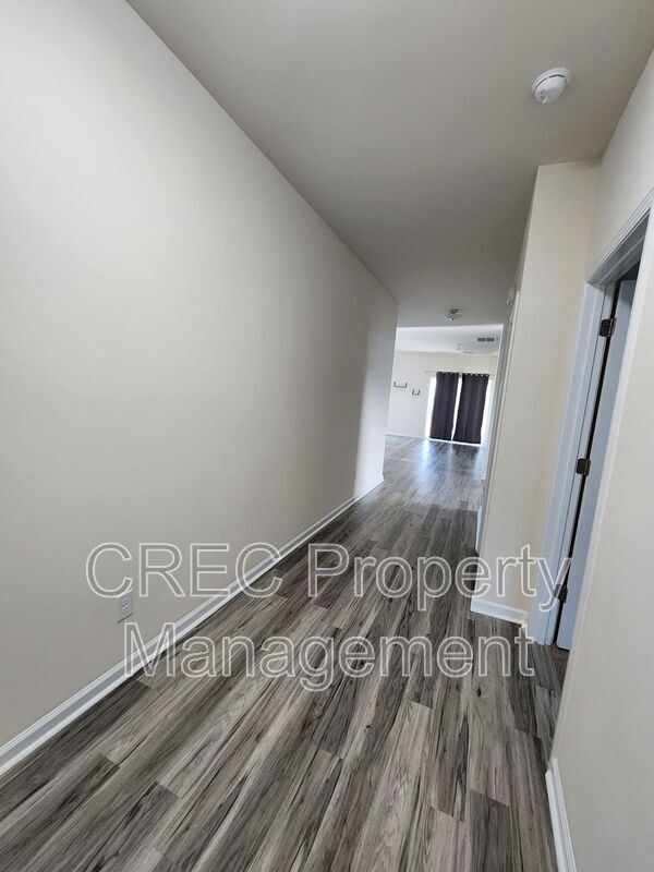 Photo - 260 Hyrne Dr