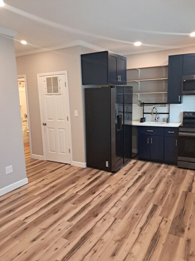 909 Washington St Unit 909-C Washington - Wool and Ray