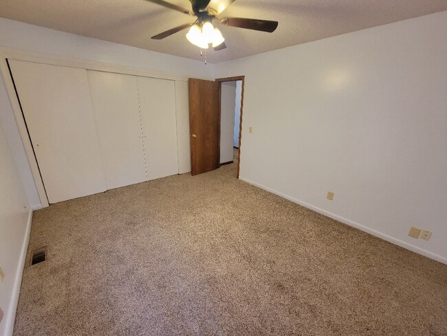 Photo - 8716 W University St Unit C