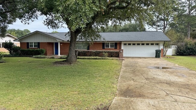 Building Photo - 402 Maridale Dr