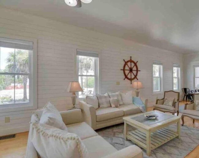 Photo - 15 Meeting St Unit ID1330444P