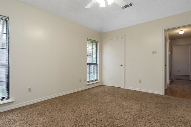 Photo - Beautiful 3 bedroom / 2 bath