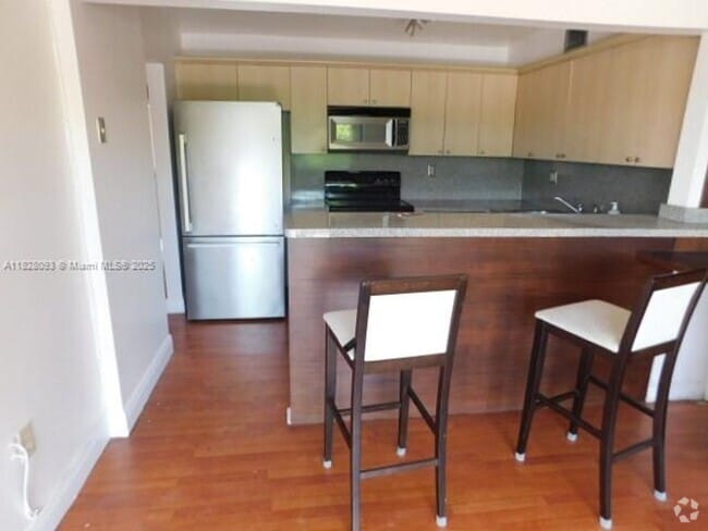 Building Photo - 5900 SW 127th Ave Rental