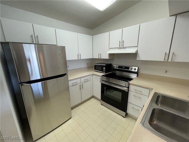 Building Photo - 8234 Key Royal Cir Unit 533