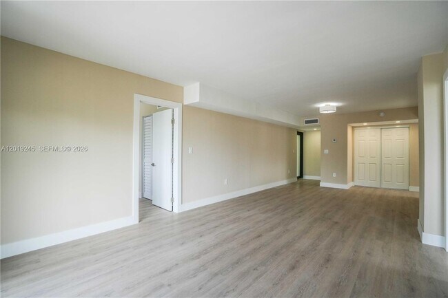 Photo - 6960 Rue Vendome Unidad 201