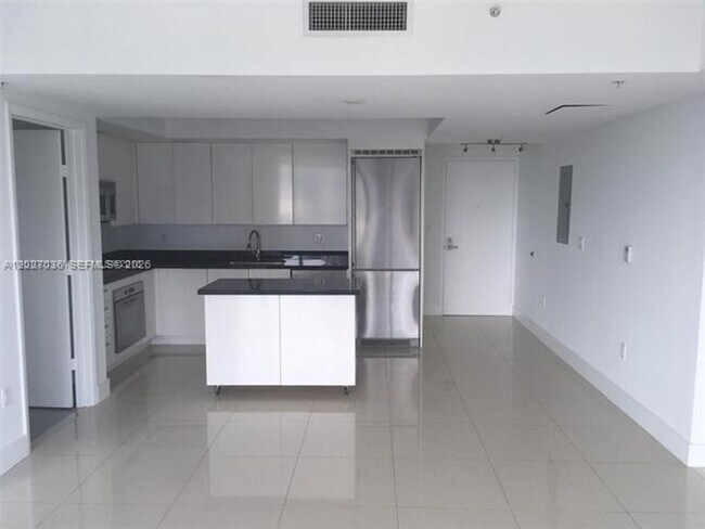 Photo - 92 SW 3rd St Unidad 92 SW 3rd St # 3404