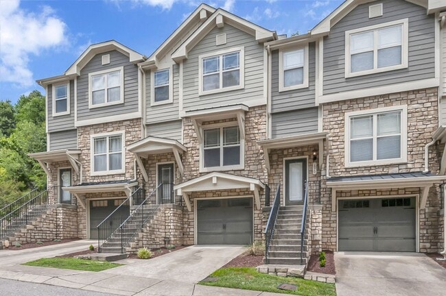 Photo - Awesome 3BE/2.5BA home in Bellevue!