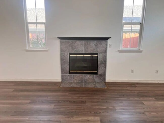 Photo - 3 Bedroom, 2 Bath Home with attached 2 car garage