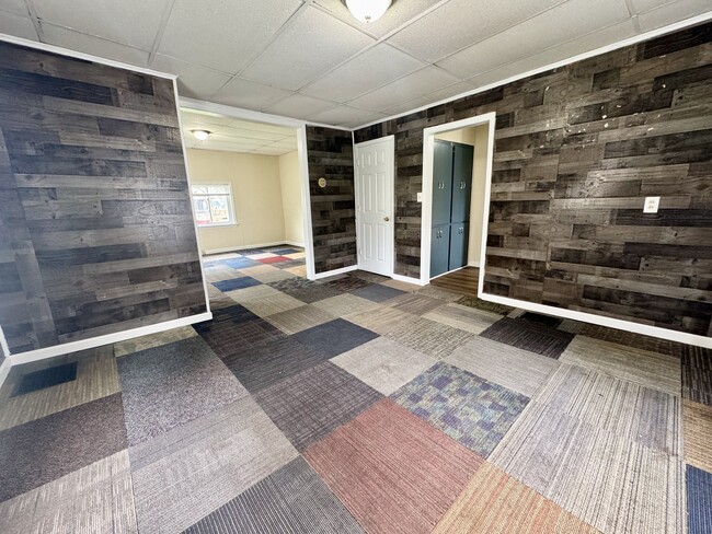 Photo - 202 Smith Ave SW