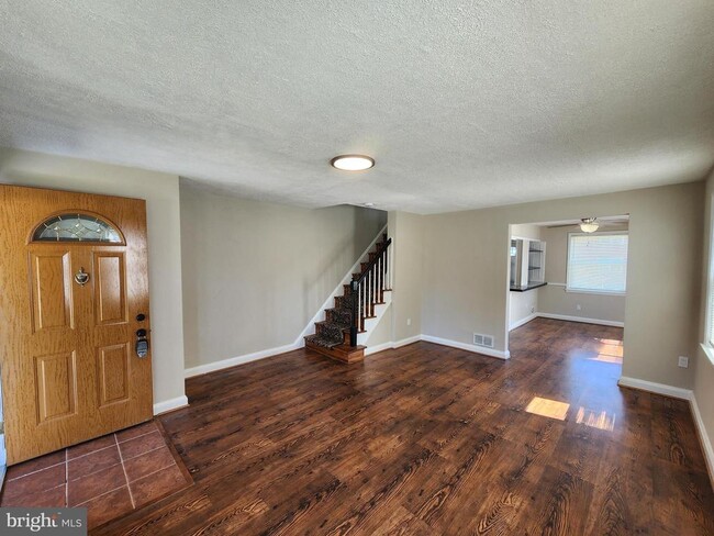 Photo - 1925 Ewald Ave