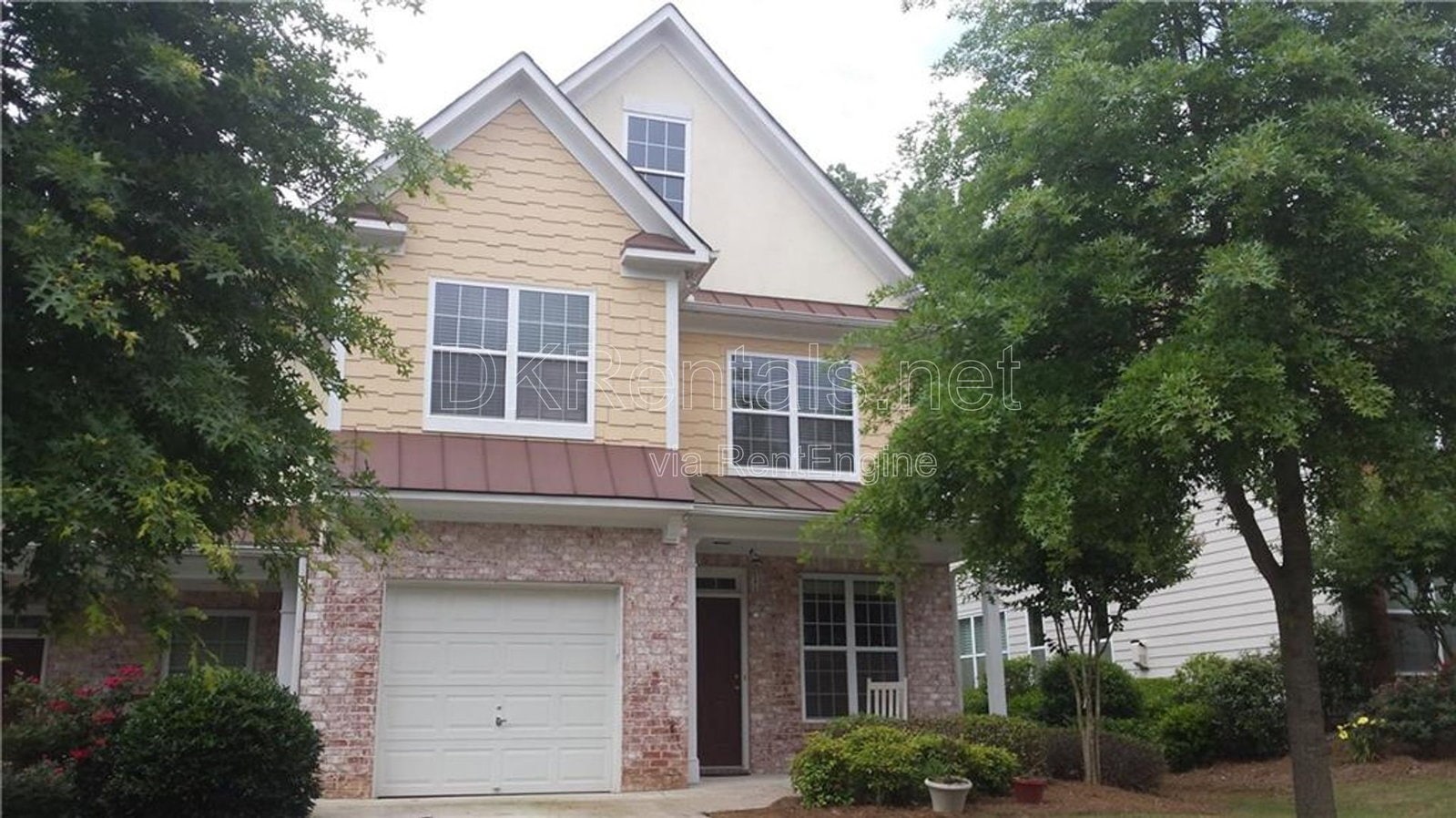 Photo - 388 St Claire Dr