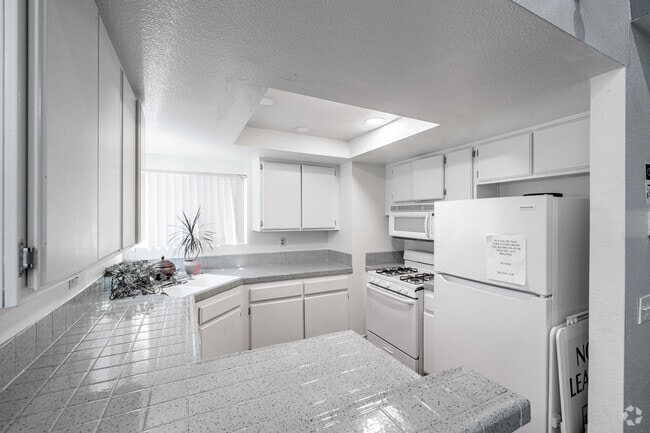 COMMUNITY KITCHEN