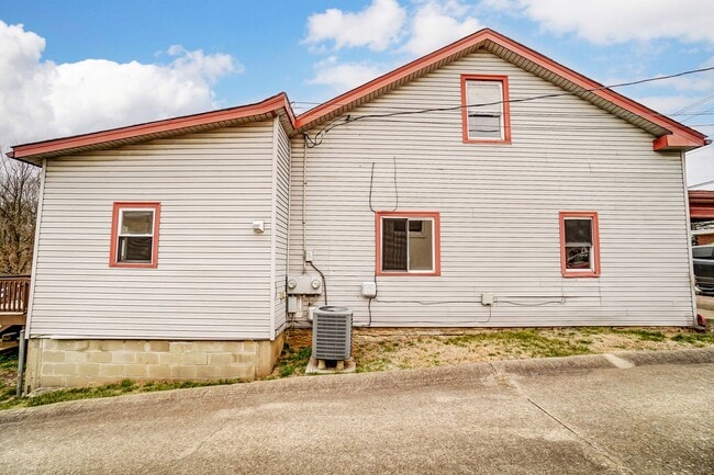 Photo - 29 N Main St Unidad 2