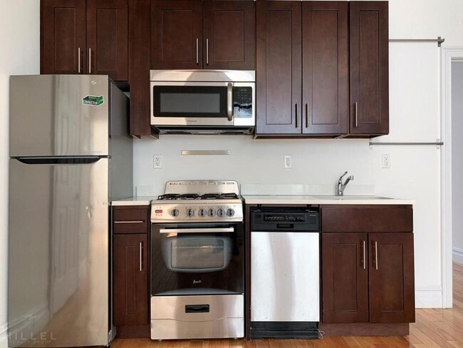 2 bedroom in ASTORIA NY 11106 - 2 bedroom in ASTORIA NY 11106 Condo Unit A9