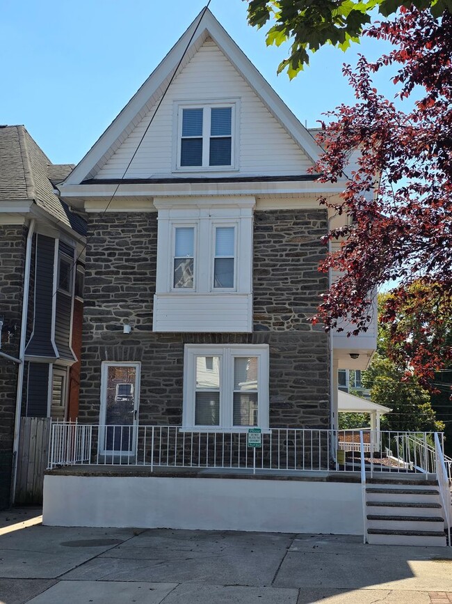Building Photo - 420 W 22nd St Unit 1 Rental