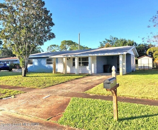 Building Photo - 680 Birchwood Ln