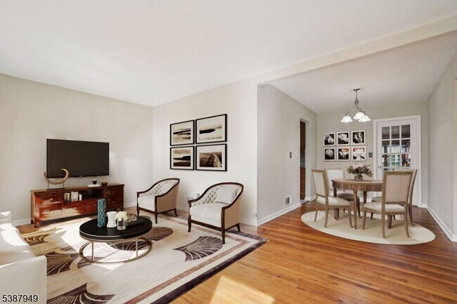 Photo - 10 Donnalin Pl