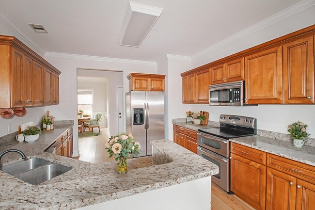 Photo - 12 Grove Cir