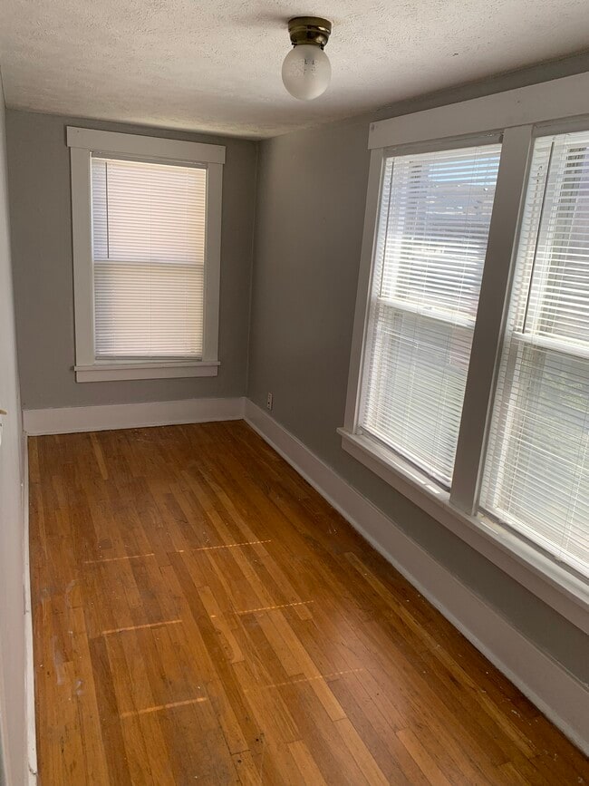 Photo - 4907 Capitol Ave Unidad #3
