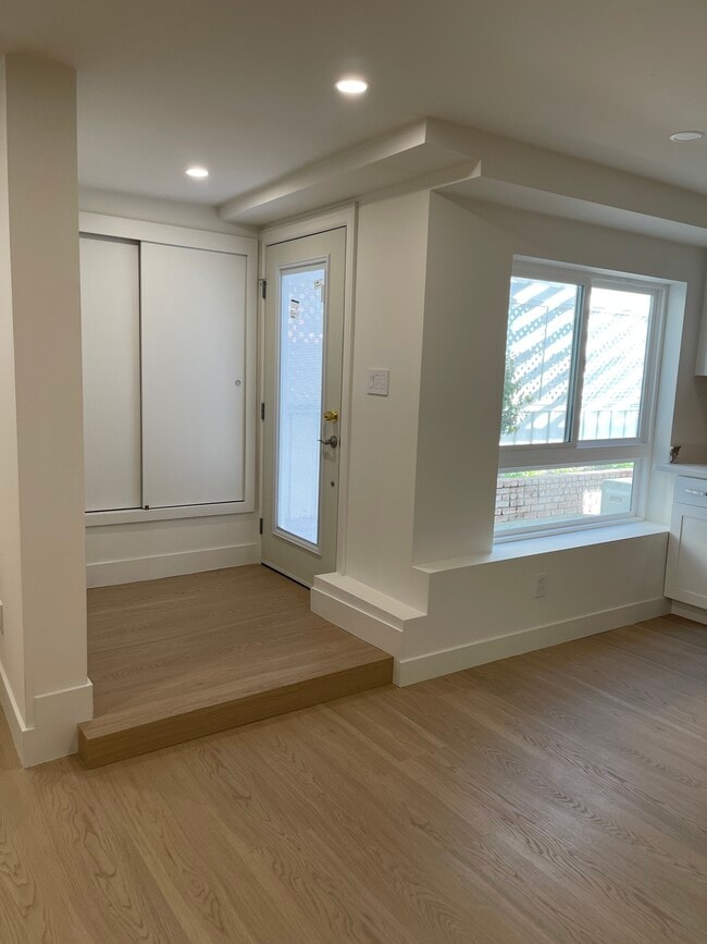 Photo - 633 Rocca Ave