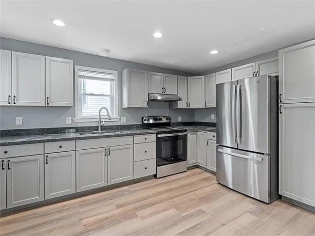 Building Photo - 71 1st Ave Unit 2