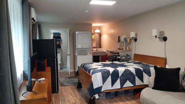 28 Main St Unit Cozy Apartment