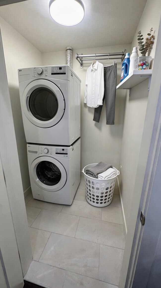 Photo - 5382-200 200 St