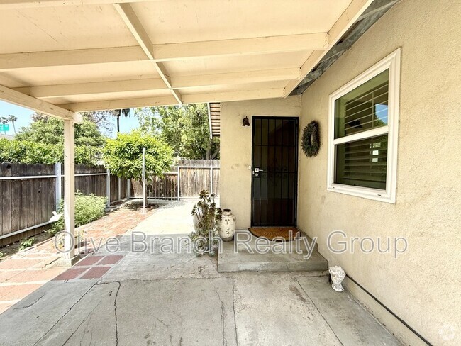 Building Photo - 634 N Hill Ave Rental