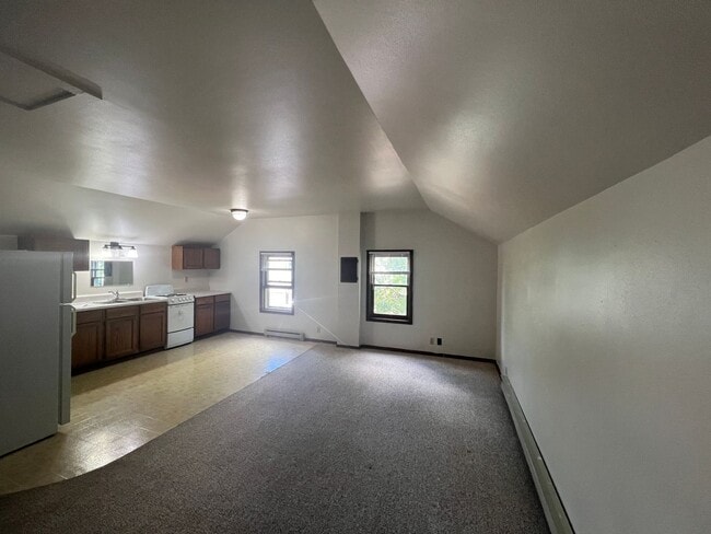 636 Kickbusch St Unit 3