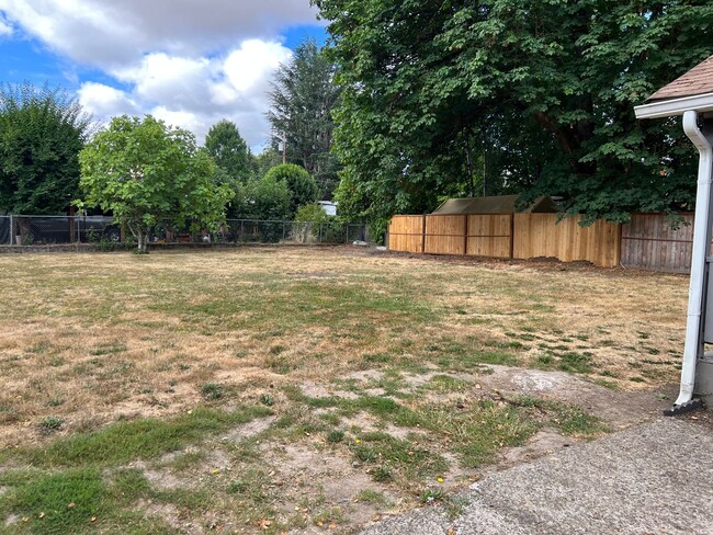 Photo - 744 SE Cleveland Ave